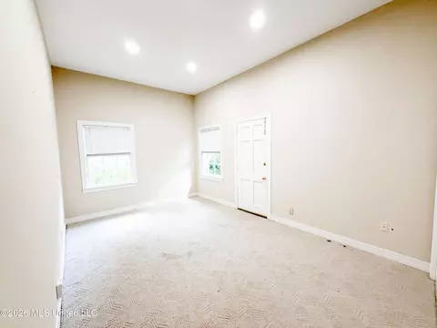 Bedroom - 21 Oakhurst Dr, Natchez, MS 39120 photo 5 of 6