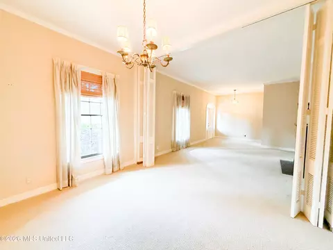 Dining - 21 Oakhurst Dr, Natchez, MS 39120 photo 1 of 1
