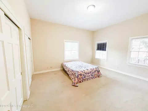 Bedroom - 21 Oakhurst Dr, Natchez, MS 39120 photo 1 of 6