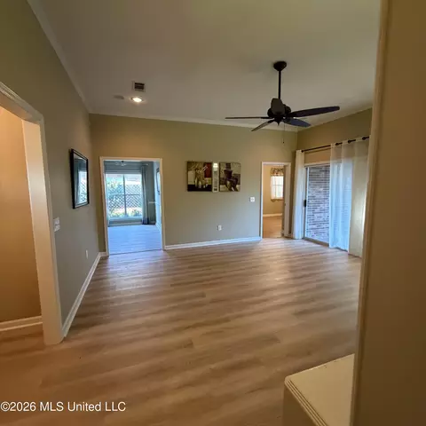 Living - 18 Old Bridge Cv, Byram, MS 39272 photo 2 of 4