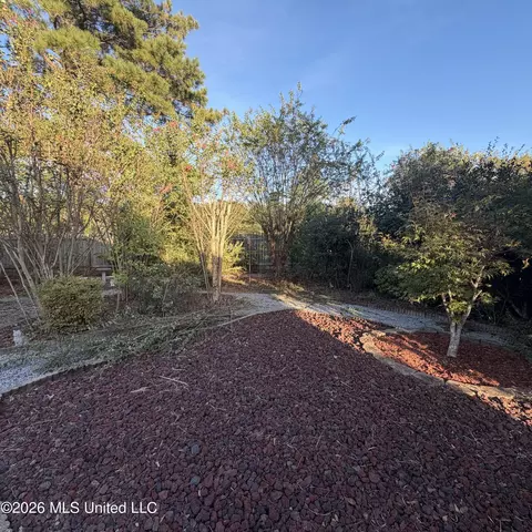 Exterior - 18 Old Bridge Cv, Byram, MS 39272 photo 9 of 11