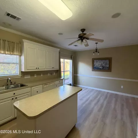 Kitchen - 18 Old Bridge Cv, Byram, MS 39272 photo 4 of 5