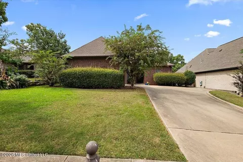 Exterior - 307 Carr Meadow Dr, Ridgeland, MS 39157 photo 2 of 5