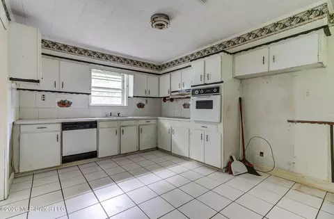 Kitchen - 14037 Schonewitz Rd, Biloxi, MS 39532 photo 2 of 2
