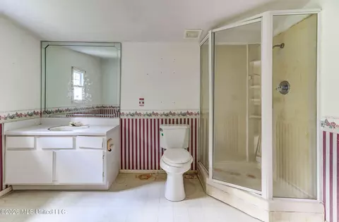 Bath - 14037 Schonewitz Rd, Biloxi, MS 39532 photo 2 of 2
