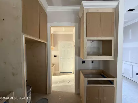 Entry Way - 105 NW Emily Ln, Magee, MS 39111 photo 3 of 5