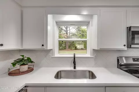 Kitchen - 108 Crimson Ln, Brandon, MS 39042 photo 2 of 4