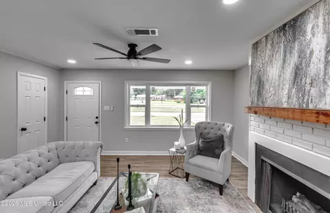 Living - 108 Crimson Ln, Brandon, MS 39042 photo 3 of 3