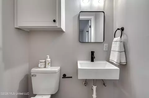 Bath - 108 Crimson Ln, Brandon, MS 39042 photo 5 of 5