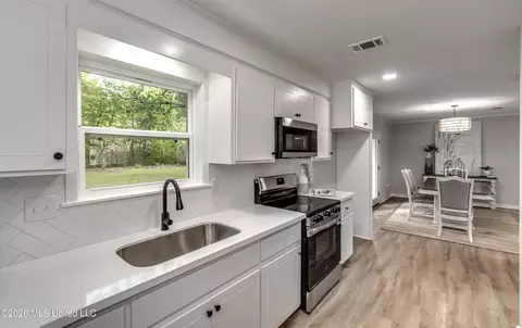 Kitchen - 108 Crimson Ln, Brandon, MS 39042 photo 3 of 4
