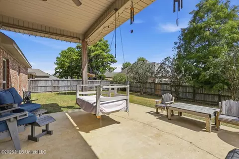 Exterior - 2022 E Ridge Cir, Madison, MS 39110 photo 4 of 7