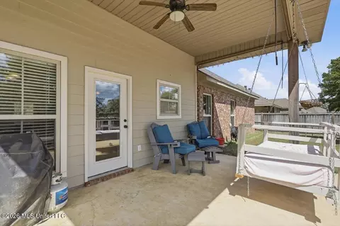 Exterior - 2022 E Ridge Cir, Madison, MS 39110 photo 3 of 7
