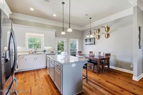 Kitchen - 2022 E Ridge Cir, Madison, MS 39110 photo 4 of 4