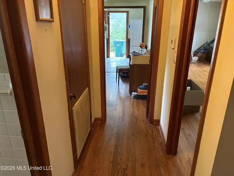 Entry Way - 704 W Monticello St, Brookhaven, MS 39601 photo 2 of 3