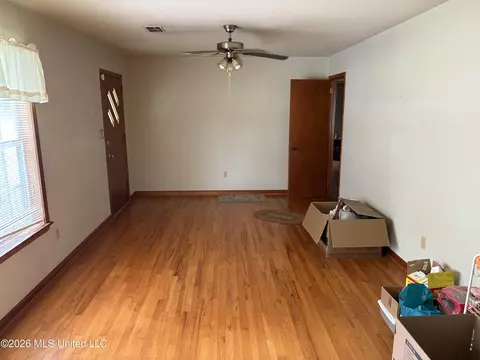 Living - 704 W Monticello St, Brookhaven, MS 39601 photo 1 of 1
