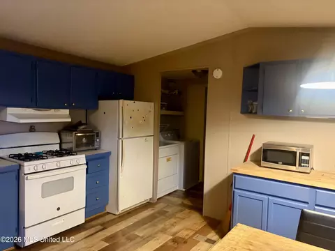 Kitchen - 1310 Jones Loop #1310, Terry, MS 39170 photo 1 of 1