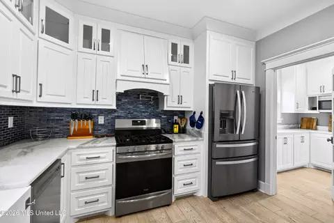 Kitchen - 75 Three Oaks Rd, Perkinston, MS 39573 photo 4 of 6