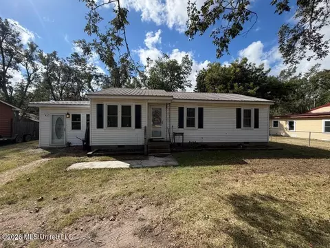 365 3rd St, Crowder, MS 38622