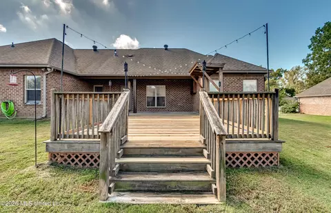 Exterior - 112 Trailbridge Bnd, Canton, MS 39046 photo 11 of 17