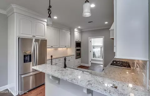 Kitchen - 112 Trailbridge Bnd, Canton, MS 39046 photo 2 of 6