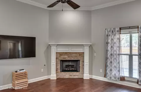 Living - 112 Trailbridge Bnd, Canton, MS 39046 photo 2 of 7