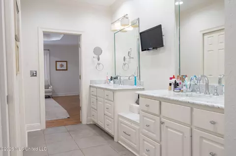 Bath - 2007 Bradford Pl, Flowood, MS 39232 photo 1 of 4