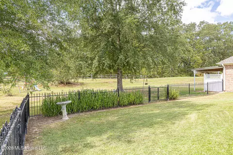 Exterior - 2007 Bradford Pl, Flowood, MS 39232 photo 12 of 15