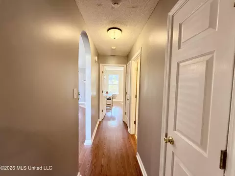 Entry Way - 9635 N Geneva Loop, Olive Branch, MS 38654 photo 3 of 3