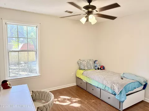 Bedroom - 9635 N Geneva Loop, Olive Branch, MS 38654 photo 3 of 3