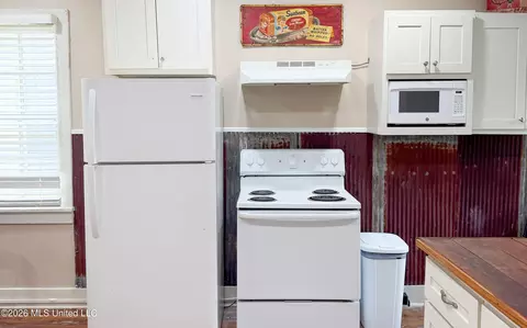 Kitchen - 623 N Wall St, Natchez, MS 39120 photo 1 of 5
