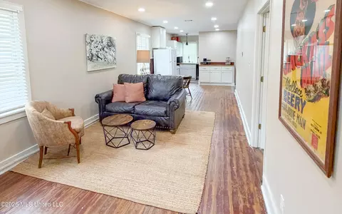 Entry Way - 623 N Wall St, Natchez, MS 39120 photo 1 of 2