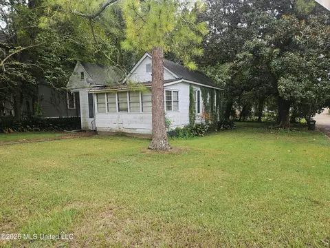 Exterior - 500 B St, Natchez, MS 39120 photo 3 of 3