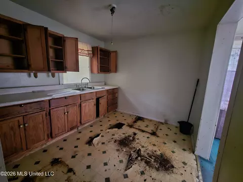 Kitchen - 500 B St, Natchez, MS 39120 photo 1 of 1