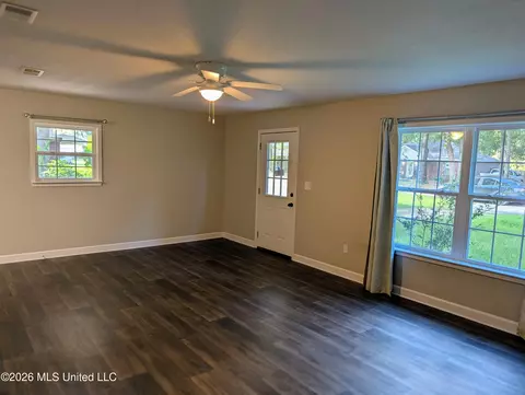 Living - 102 Meadow St, Lucedale, MS 39452 photo 1 of 3