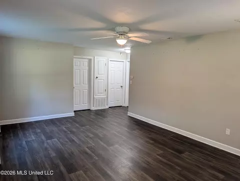 Living - 102 Meadow St, Lucedale, MS 39452 photo 2 of 3