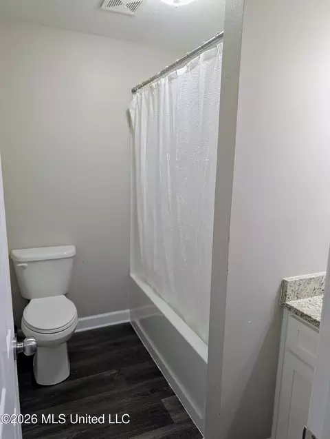 Bath - 102 Meadow St, Lucedale, MS 39452 photo 1 of 1
