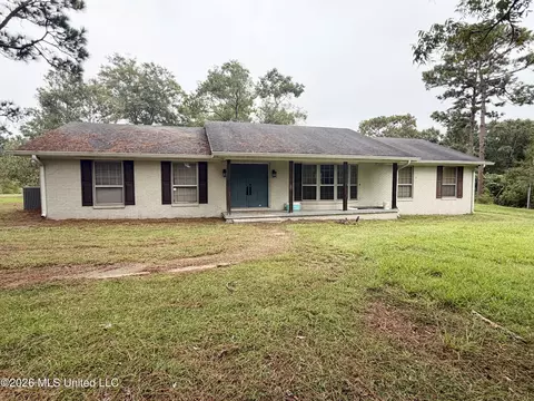 425 Spruce St, Poplarville, MS 39470