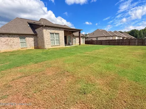 Exterior - 156 Belle Oak Dr, Brandon, MS 39042 photo 4 of 5