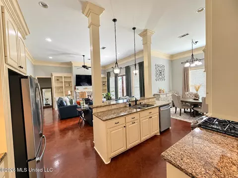 Kitchen - 156 Belle Oak Dr, Brandon, MS 39042 photo 2 of 2