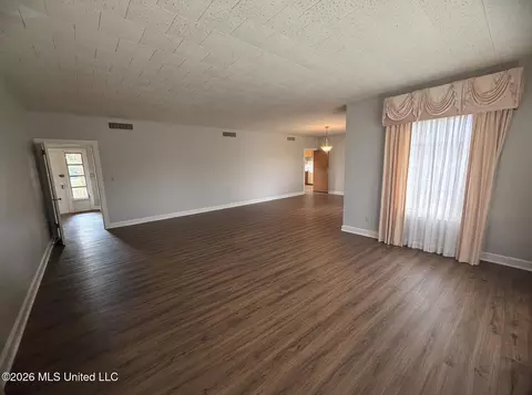 Living - 5286 Mississippi 198, Lucedale, MS 39452 photo 4 of 8