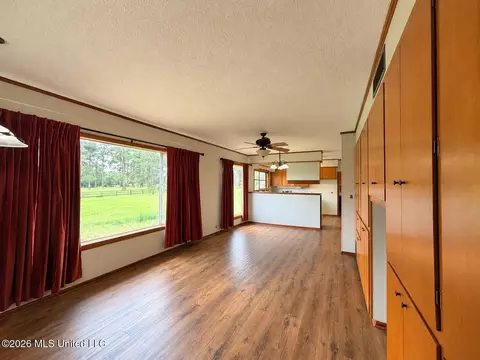 Living - 5286 Mississippi 198, Lucedale, MS 39452 photo 6 of 8