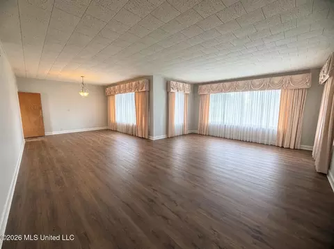 Living - 5286 Mississippi 198, Lucedale, MS 39452 photo 3 of 8