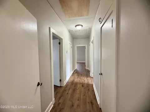 Entry Way - 5286 Mississippi 198, Lucedale, MS 39452 photo 1 of 2