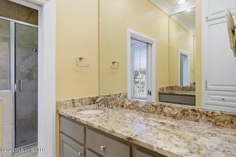Bath - 234 N Natchez Dr, Madison, MS 39110 photo 2 of 5