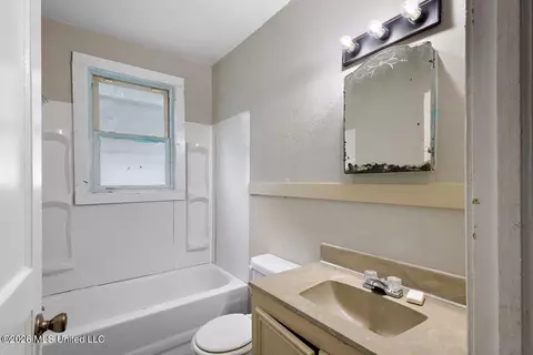Bath - 2629 Latimer Ave, Jackson, MS 39209 photo 1 of 1