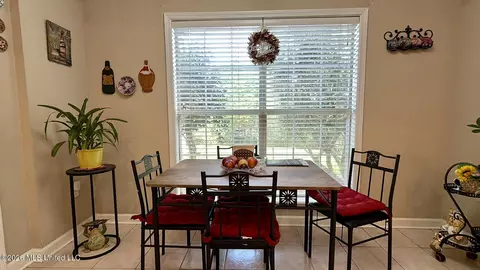 Dining - 2023 S Cobblestone Cv, Brandon, MS 39042 photo 2 of 3