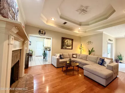 Living - 2023 S Cobblestone Cv, Brandon, MS 39042 photo 4 of 4