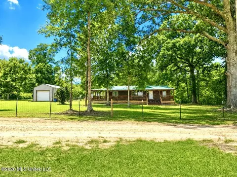 72 Mitchell Baughman Rd, Poplarville, MS 39470