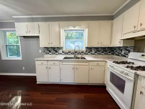 Kitchen - 45 Delta Dr, Fayette, MS 39069 photo 2 of 2