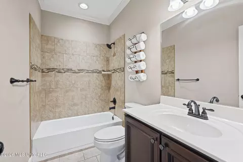 Bath - 2060 Jefferson Pkwy, Hernando, MS 38632 photo 2 of 3